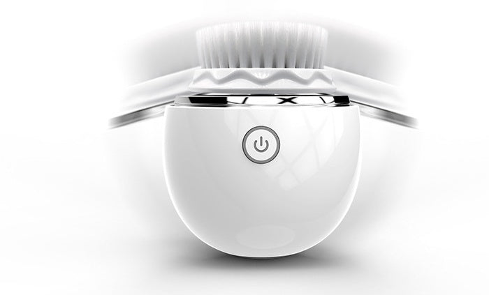 Ultrasonic face cleanser